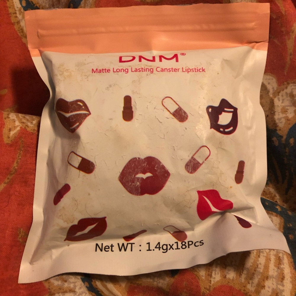 Makeup bundle - Picture 2 of 3